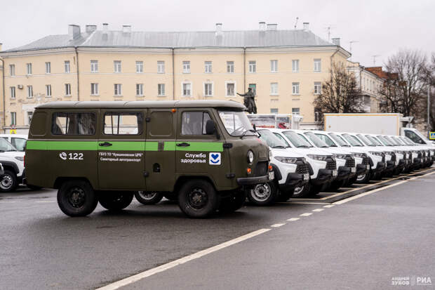 Игорь Руденя передал 71 автомобиль для Центральных районных больниц Тверской области