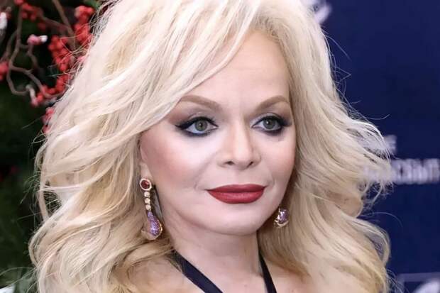 Не могла нормально выступить: Долина брала с собой медиков на концерт, чтобы те следили за её состоянием