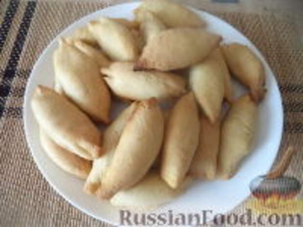 Фото к рецепту: Пирожки с отварной курицей