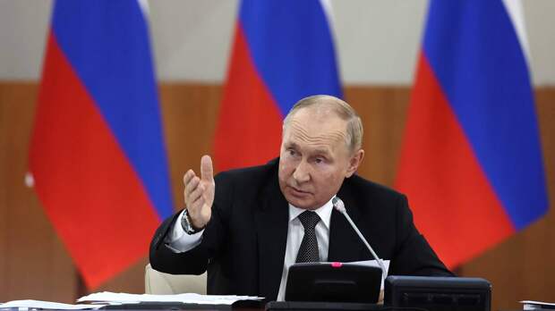 Путин потребовал от правительства более высоких темпов работы по всем направлениям
