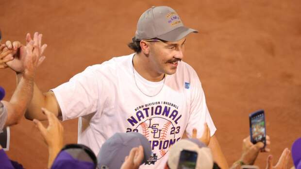 Paul Skenes celebrates a national championship at LSU.