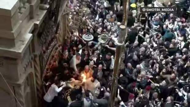 Благодатный огонь сошел в Иерусалиме: чудо, которого ждал весь православный мир