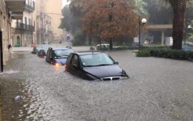 Сицилию затопило в результате ливней: есть жертвы