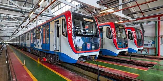 В 2021 году в столичное метро вновь вернутся женщины-машинисты. Фото: mos.ru
