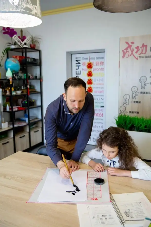 Лекцию для взрослых о воспитании прочитал известный учитель Уссурийска Иван Лаоши