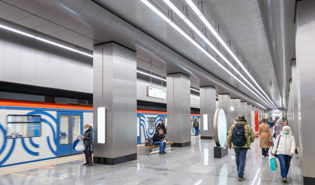 Собянин поручил оснастить десять станций московского метро лестницами с подогревом