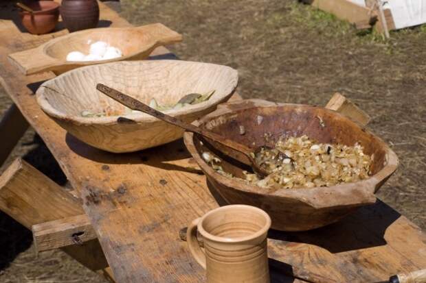 Гид по средневековой кухне: как и что ели люди сотни лет назад