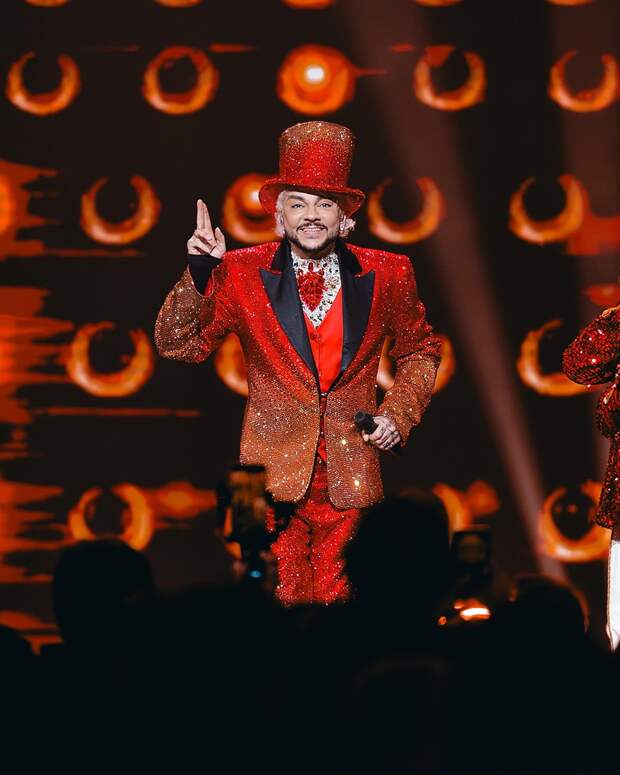 Филиппа Киркорова оштрафовали за курение в аэропорту Барнаула