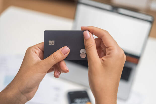 Менеджера банка на Камчатке подозревают в хищении у клиентов более 3 млн рублей