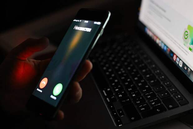 Мошенники начали обманывать россиян под видом доставки из магазинов