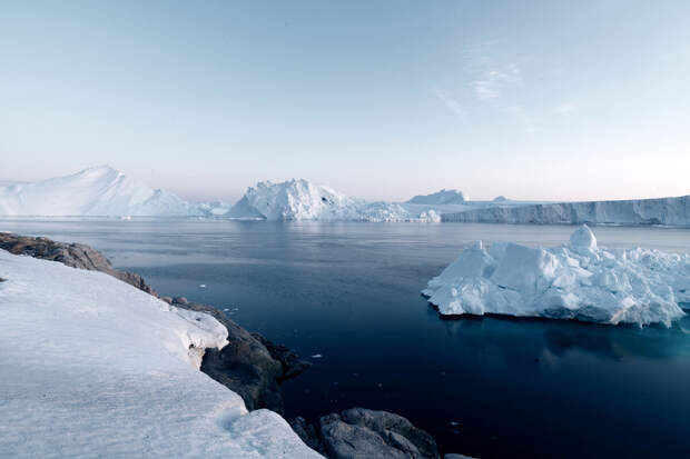 Стармер обсудил с Трампом "усиление безопасности" в Арктике