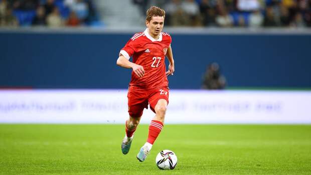 Обляков не реализовал пенальти в матче Россия — Мали, пробив выше ворот