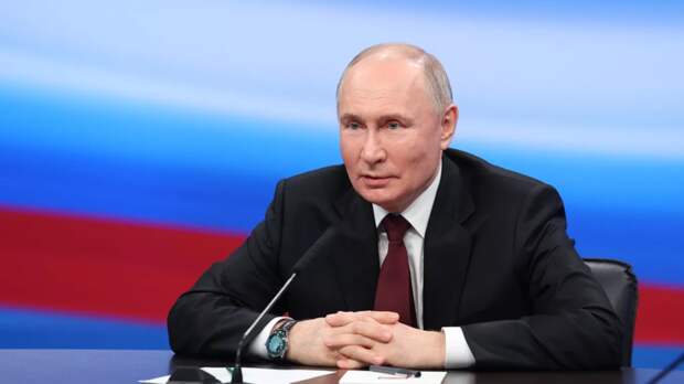 Путин призвал не допустить пауз в работе в период формирования нового кабмина