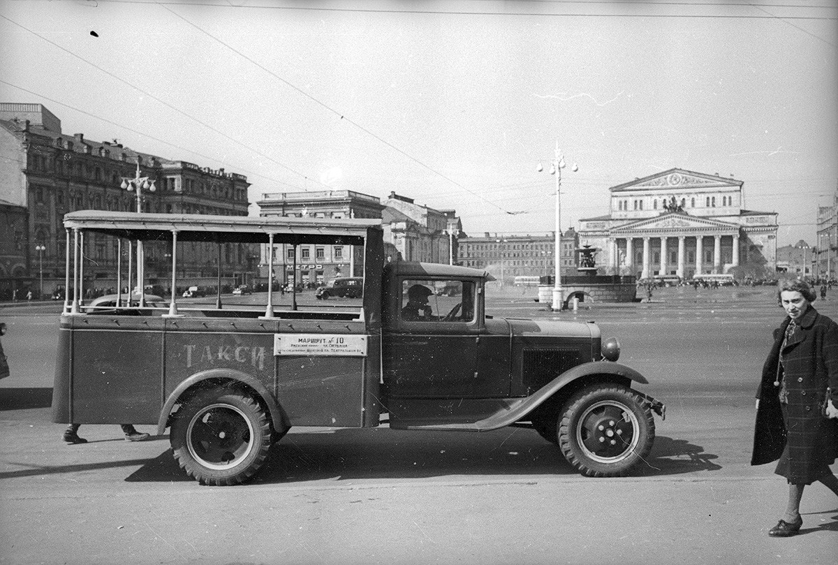РЕДКИЕ атмосферные кадры старой Москвы 1930-50-х (ФОТО)