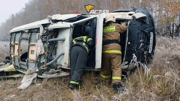 Под Новосибирском перевернулась скорая с беременной, ребенок родился живым