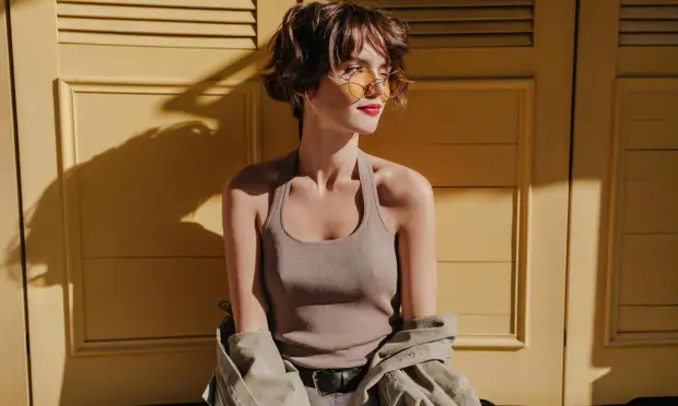 «Я 17 лет скрывала, что ношу подгузники»: как живет девушка, родившаяся с органами наружу