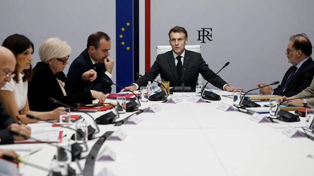 Макрон: Франция не будет участвовать в операциях в Ормузском проливе