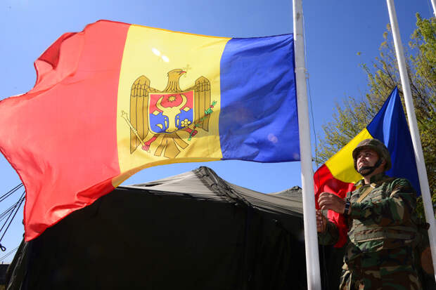Гуцул: Молдавию втянут в конфликт на Украине в случае победы Санду на выборах