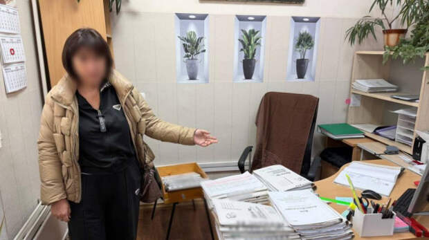 Экс-чиновников в Саках осудят за получение взяток 