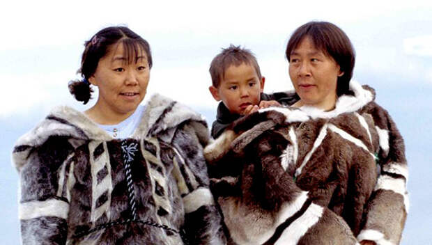 Интересные факты. Матери-эскимоски отсасывают сопли у своих простуженных детей просто губами