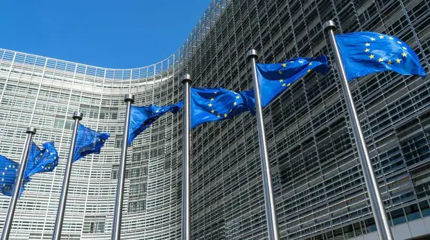 Европа совершает стратегическую ошибку в попытке "отодвинуться" от России - СМИ