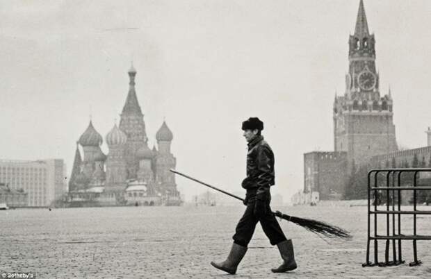 Четыре фотографии Геннадия Бодрова, сделанные в 1988-1990 годах, оценены в 2-3 тысячи фунтов стерлингов. СССР, коллекция, фото