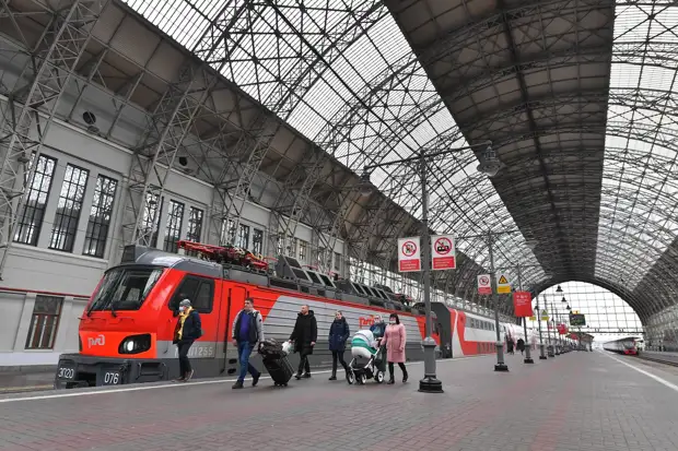 «Пандемия требует очень серьёзных мер»: в России готовят законопроекты об обязательных QR-кодах в общественных местах