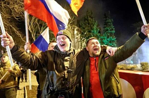 Рождается новый мир. Россия признала суверенитет Донецкой и Луганской народных республик