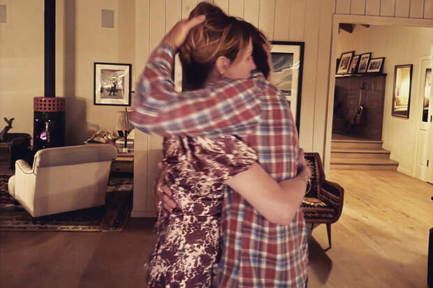 Актриса Джулия Робертс опубликовала редкое фото с мужем в день его рождения