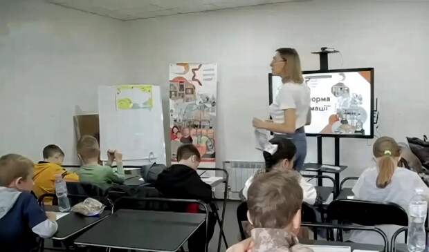 В школах Киева чаще говорят на русском: уже 82 процента учеников