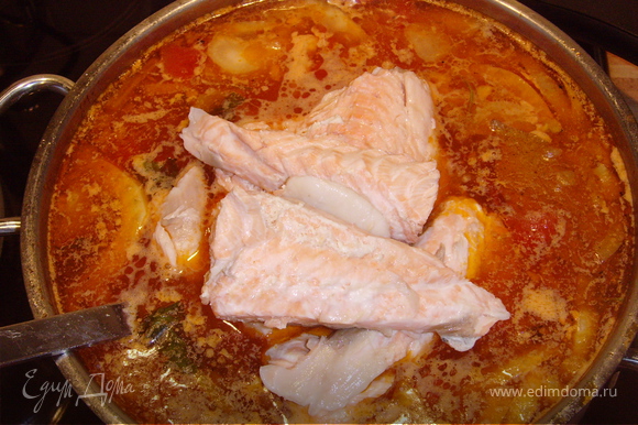 Я добавила рыбное мясо от головы и хвоста. Посолить и поперчить по вкусу. Я добавила рыбное мясо от головы и хвоста. Посолить и поперчить по вкусу.