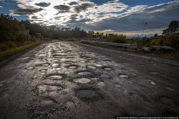 Россия - ужасные дороги, ой, это ж США ... ну бывает, им то можно ...