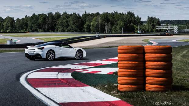 Тест-драйв турбо-Ferrari прошлого и настоящего. Часть I: Ferrari 488 GTB. Фото 1