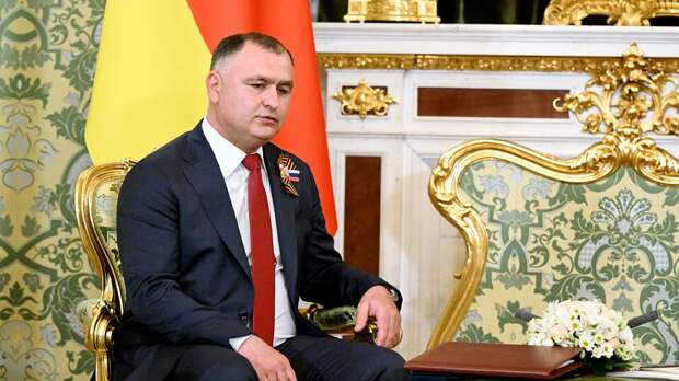 Президент Южной Осетии Гаглоев высоко оценил братские отношения с РФ