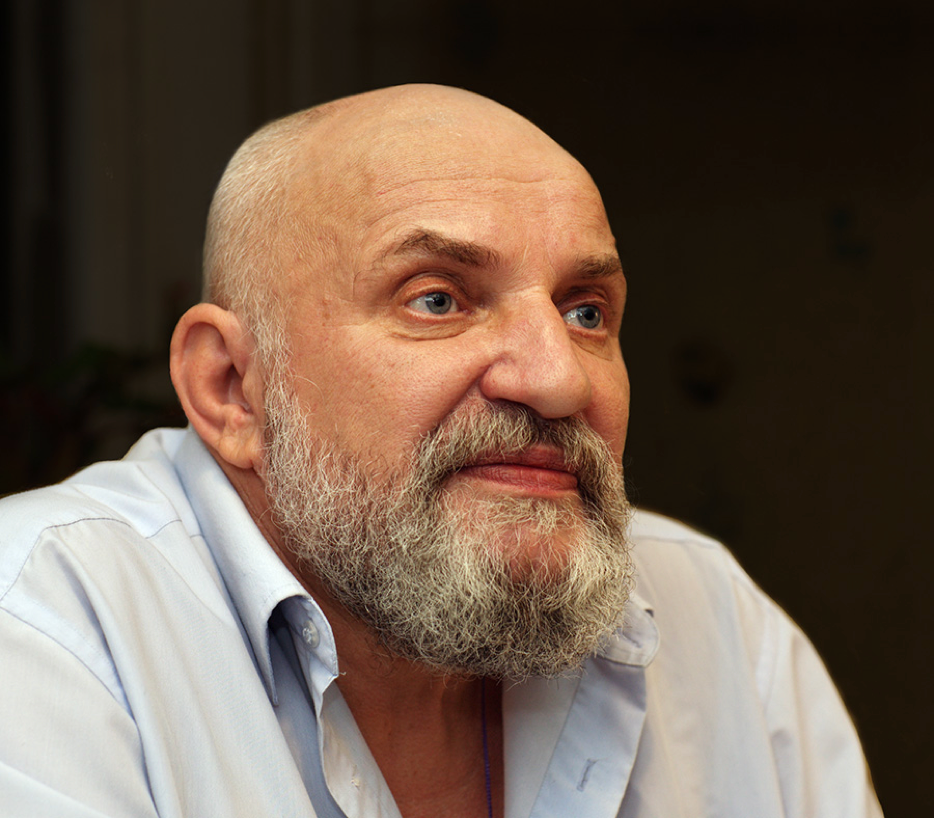 Владимир Гуркин говорил, что почти ничего не придумал — в основу сценария положена реальная история соседской пары.