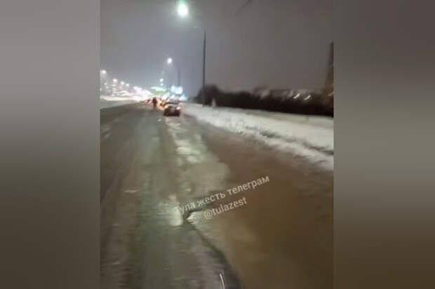 Туляки жалуются на крупную яму на Восточном обводе