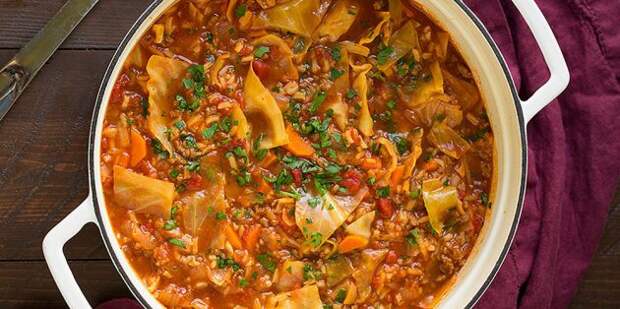 Рецепты с капустой: Густой суп с капустой, рисом и говядиной
