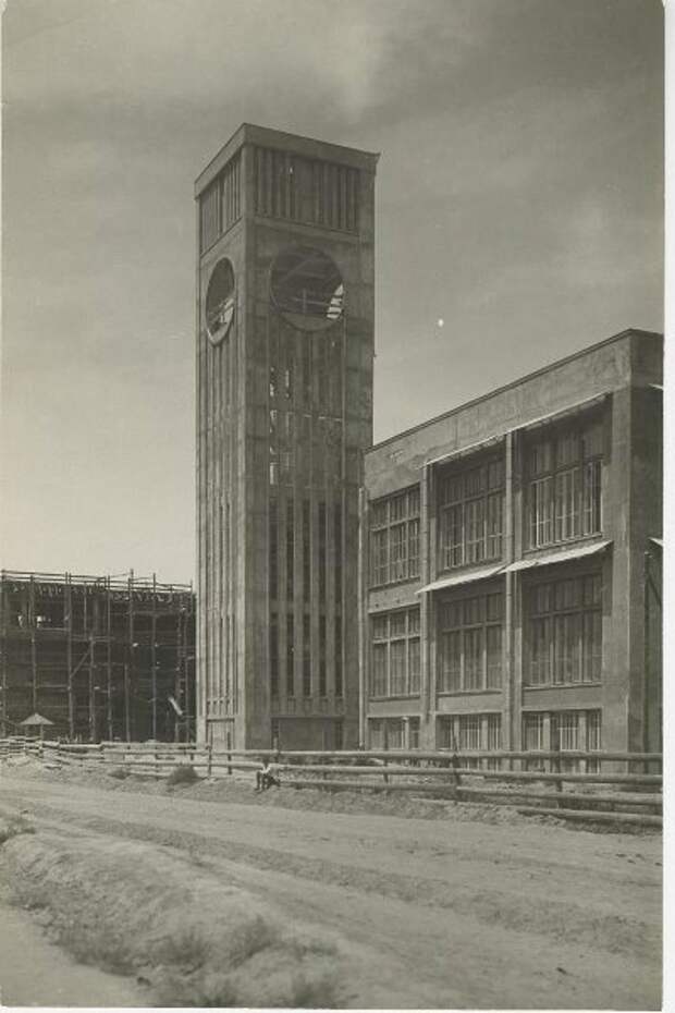Строящиеся корпуса текстильной фабрики Иван Панов, 1927 год, Туркменская ССР, г. Ашхабад, МАММ/МДФ.