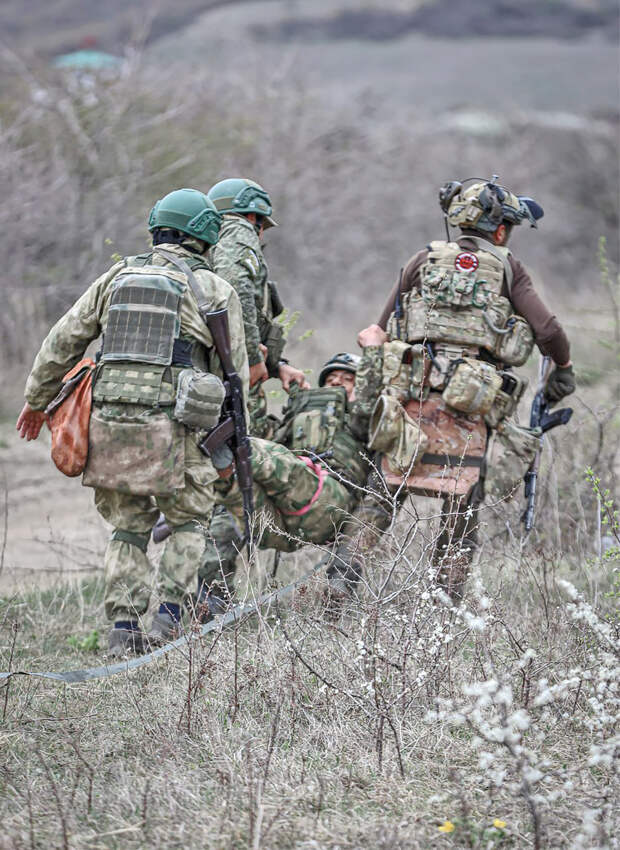 «В чём сила, брат?»: бойцы из Бурятии, Мариуполя и Дагестана — о единстве и боевом братстве