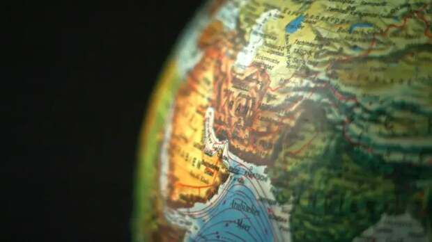 Иран на грани: власть теряет города, на сторону протестующих переходит полиция