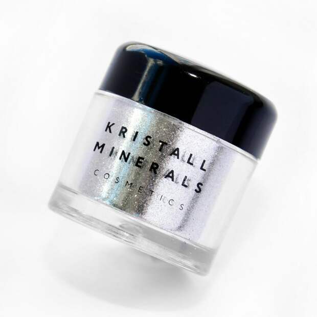 Пигмент, оттенок «Серебряная диадема», Kristall Mineral, 670 руб. (kmcosmetics.ru)