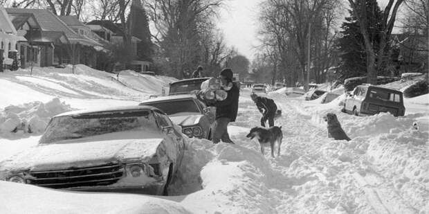 Снежные ретро-фото американских автомобилистов зима, ретро фото, снег, снегопад, сша
