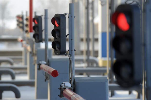 Отец и сын избили работника парковки в российском аэропорту из-за неработающего шлагбаума