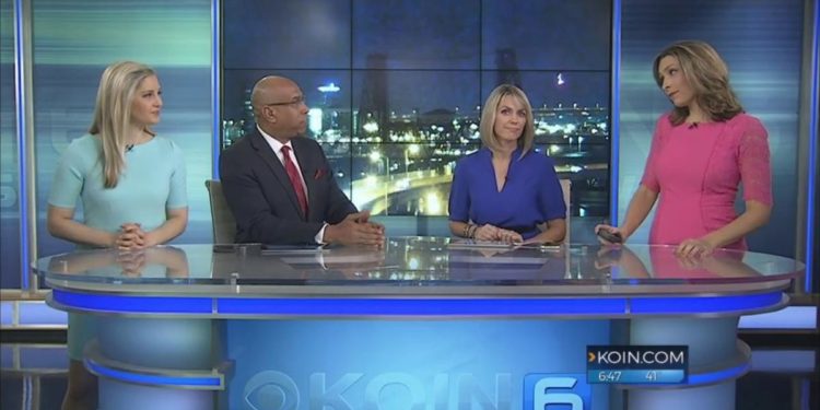 Два НЛО запечатлелись в прямом эфире телеканала KOIN 6 News