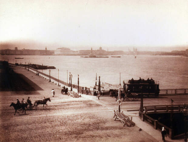 Троицкий мост и панорама Невы.1880-е