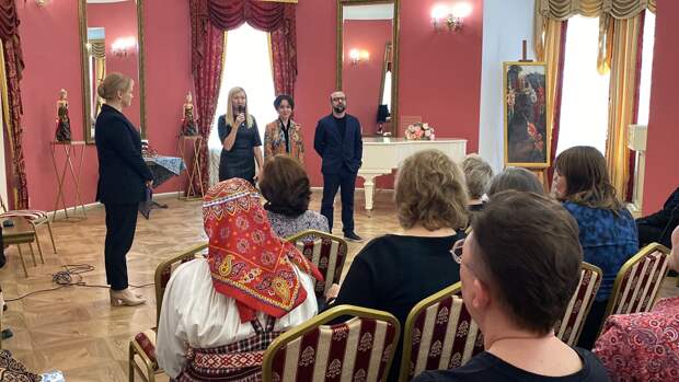В Торжке открылась выставка, посвящённая культуре и искусству России и Индонезии