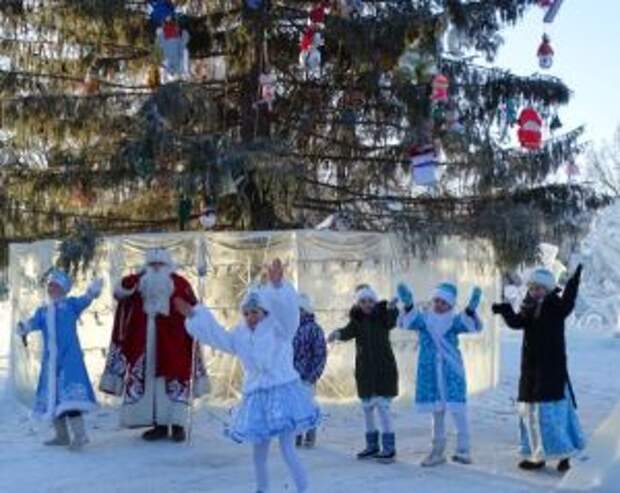 В Невьянске открыли ледовый городок