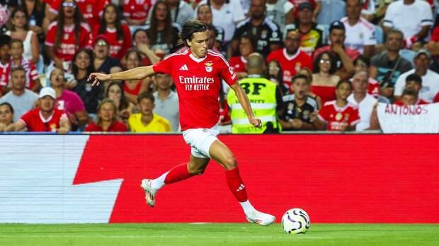 «Бенфика» продлила беспроигрышную серию в чемпионате Португалии, обыграв «Жил Висенте»