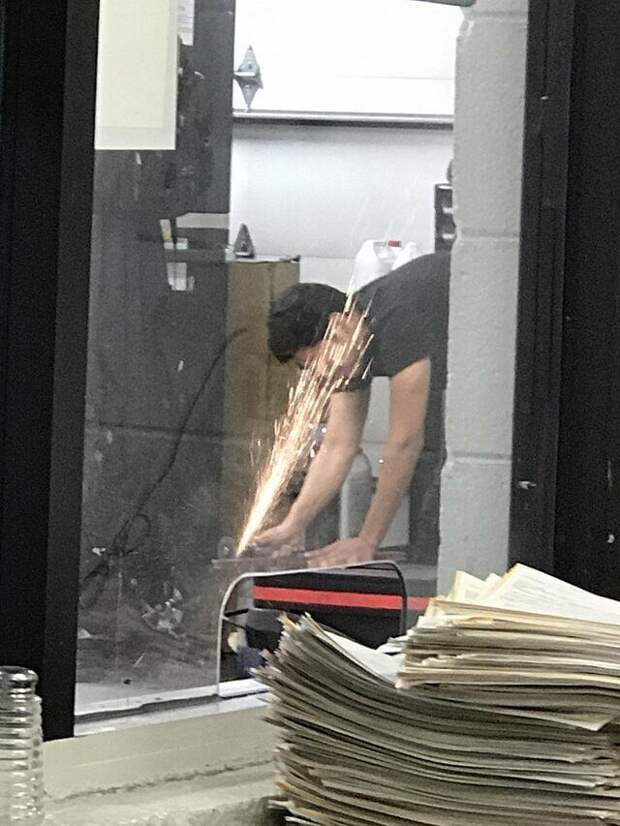«Неее, защитные очки не нужны»