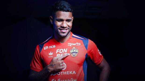 Тренер ЦСКА — о неудачной игре Рейса: «Недавно играл в Лиге чемпионов против «ПСЖ»